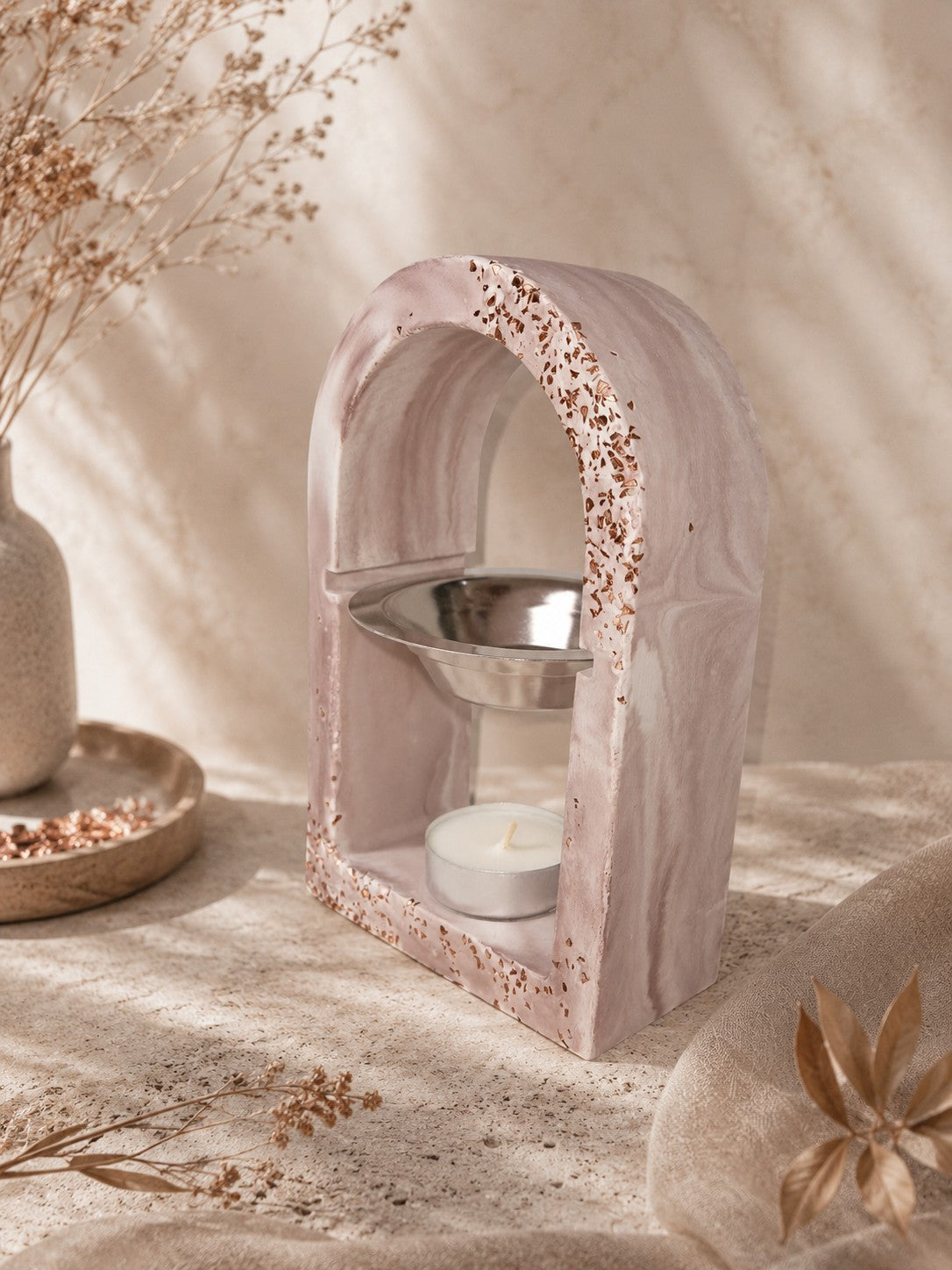 Brûle-fondants artisanal Odissa Arche Taupe Rosé Duo Concassé Cuivré en résine minérale – vue de face