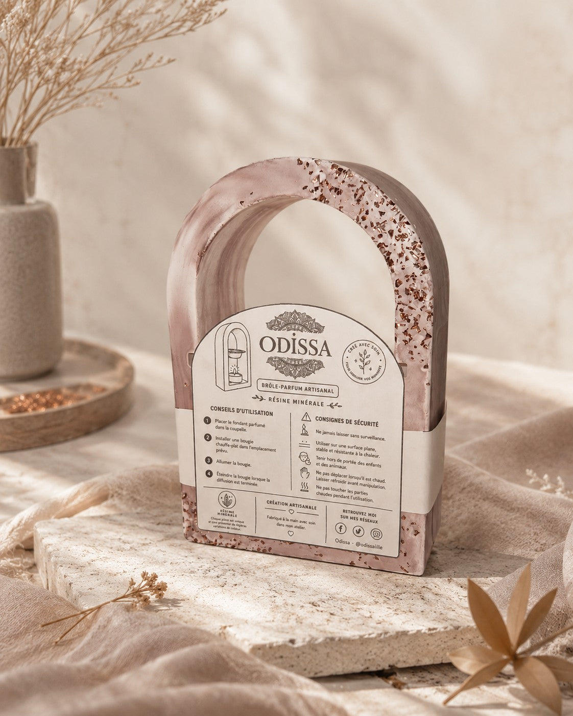 Brûle-fondants Odissa Arche Taupe Rosé – ambiance décoration intérieure