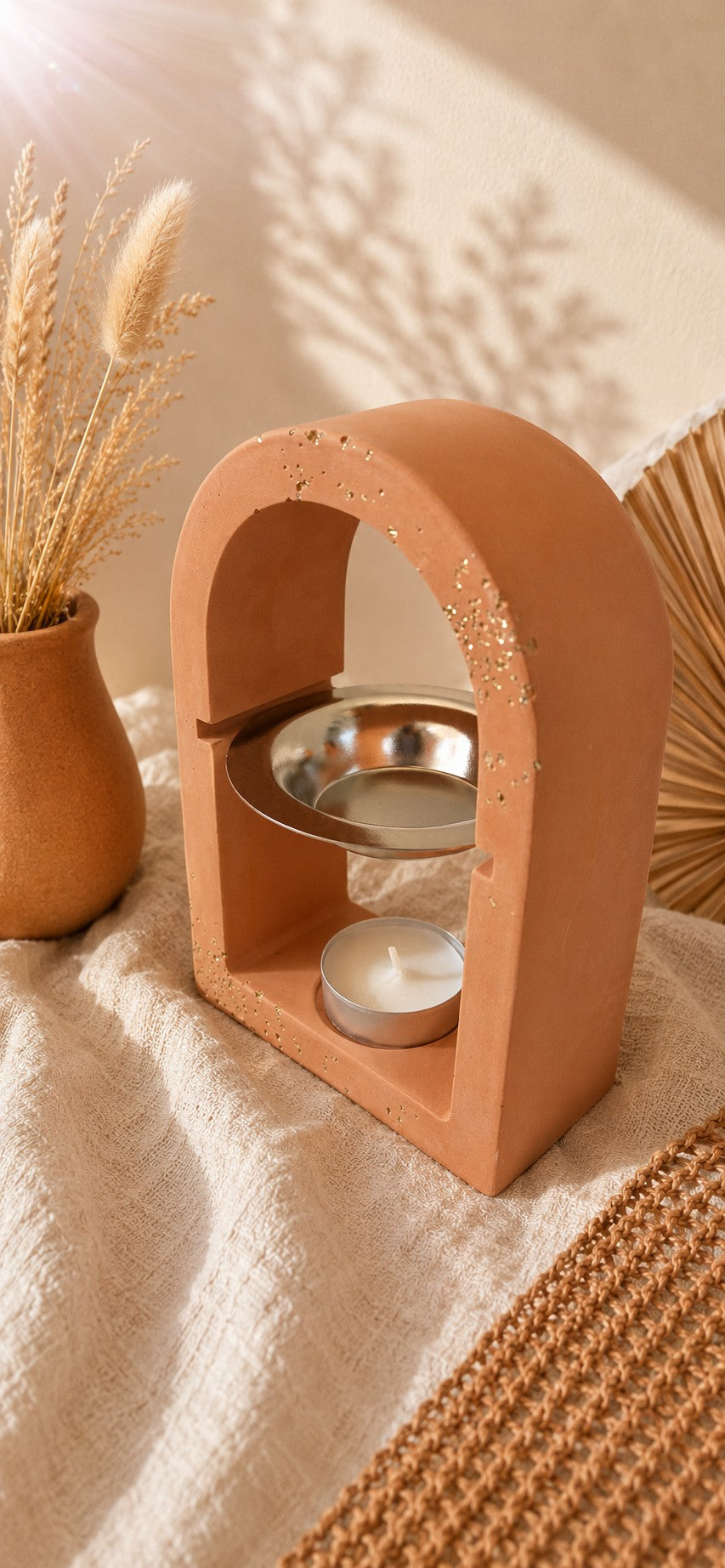 Brûle-fondants Odissa Arche Terracotta Doré – détail des incrustations de concassé doré