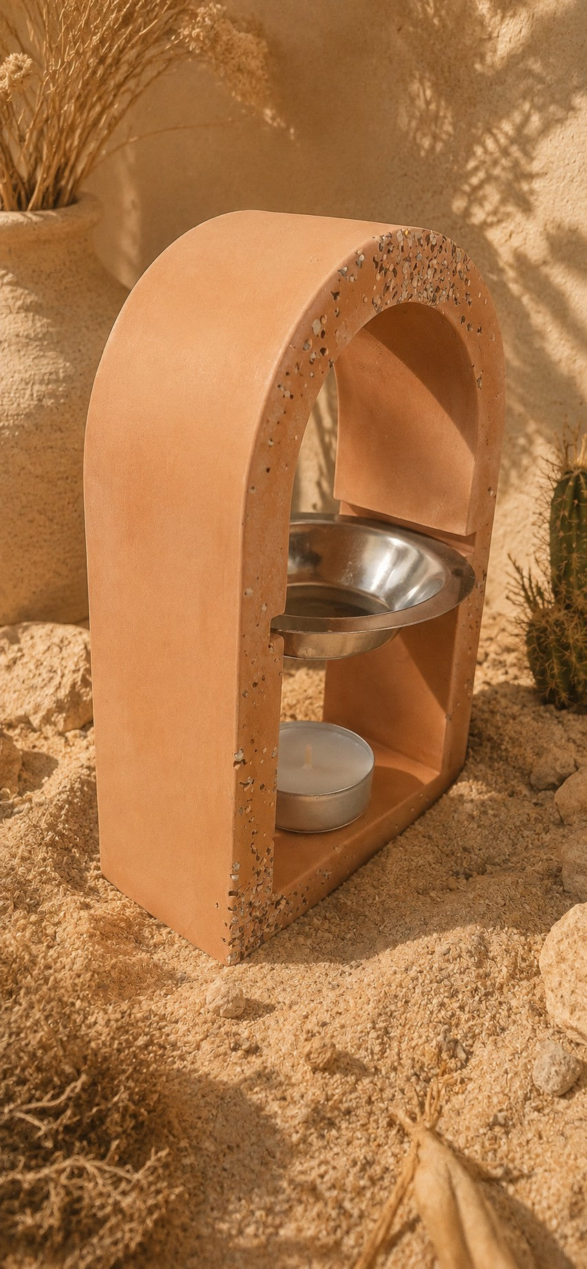 Brûle-fondants Odissa Arche Terracotta Cuivré – vue de profil, pièce unique faite main