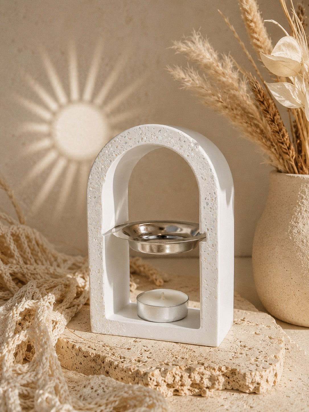Brûle-fondants Odissa Arche Blanche Nacrée – détail des incrustations nacrées irisées