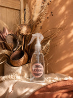 Parfum d'ambiance Ori 200 ml Odissa présenté dans un décor oriental aux tons ambrés